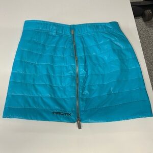 Arctic insulated skirt women’s small. Aqua